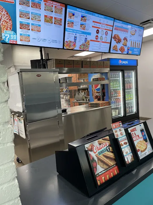 Pizza Patrón 75th Ave Picture 10