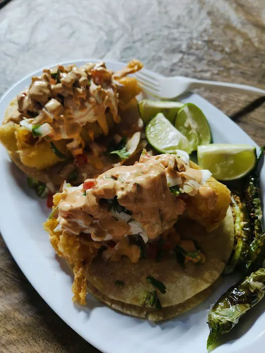 La Atarraya Tacos y Mariscos Picture 10