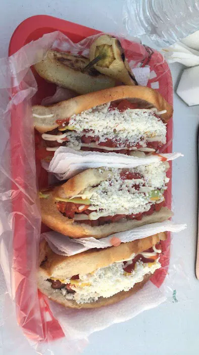 El Valle Hot Dogs Picture 1