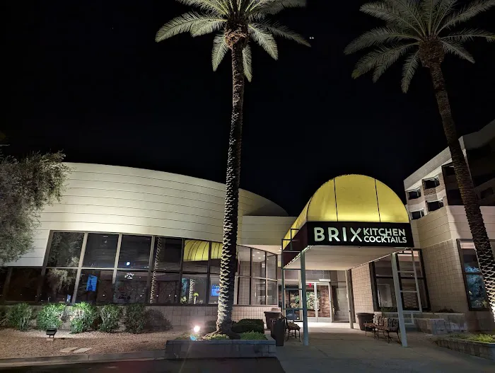 Brix Kitchen+Cocktails Picture 1