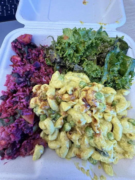 Desert Roots Kitchen Picture 2