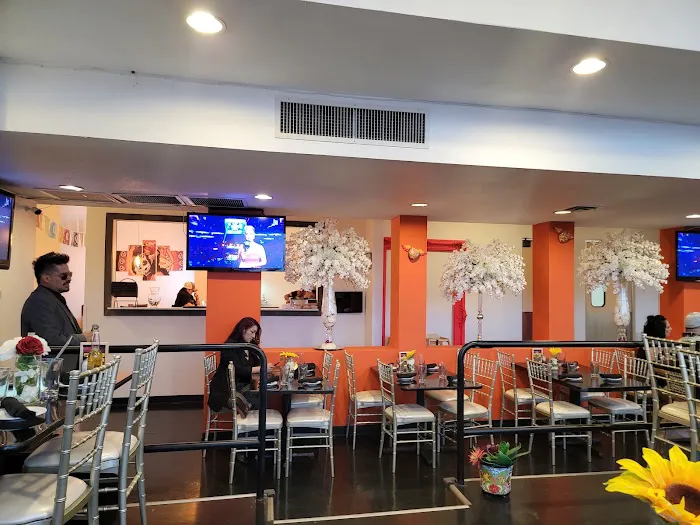 La Casa De Las Flores Restaurant and Bar Picture 1