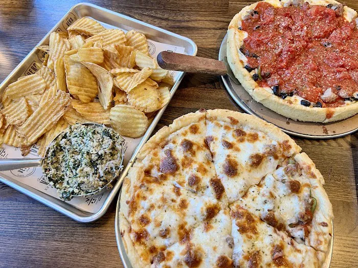 Vero Chicago Pizza Picture 3