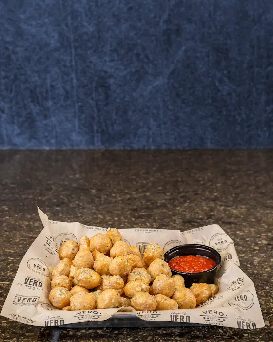 Vero Chicago Pizza Picture 4