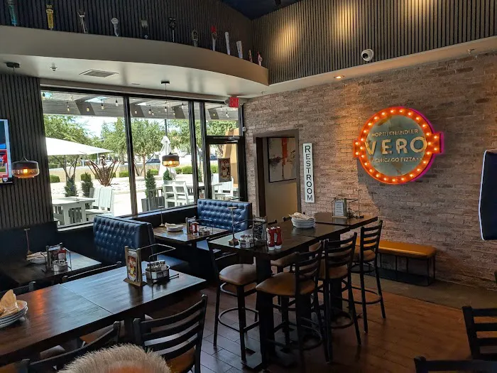 Vero Chicago Pizza Picture 5