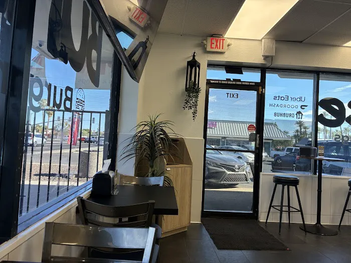 Bunzee Burgers & Wings Picture 10