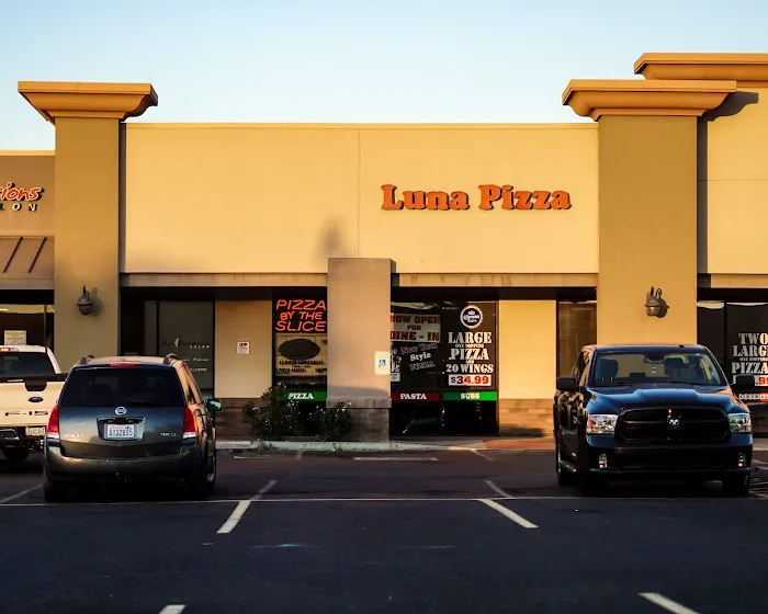 Luna Pizza Picture 7
