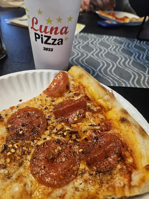 Luna Pizza Picture 4