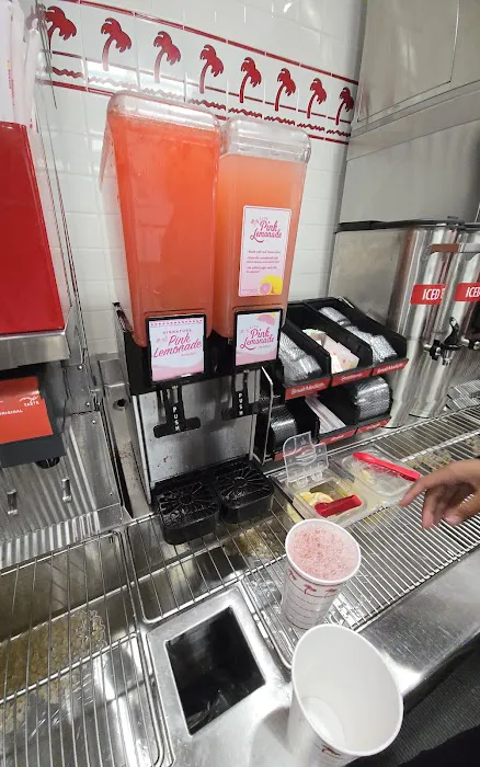 In-N-Out Burger Picture 2