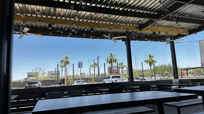 Raising Cane's Chicken Fingers Picture 9