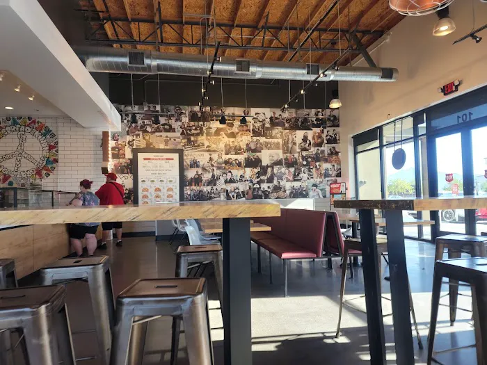 MOD Pizza Picture 7