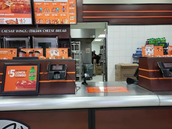 Little Caesars Pizza Picture 4