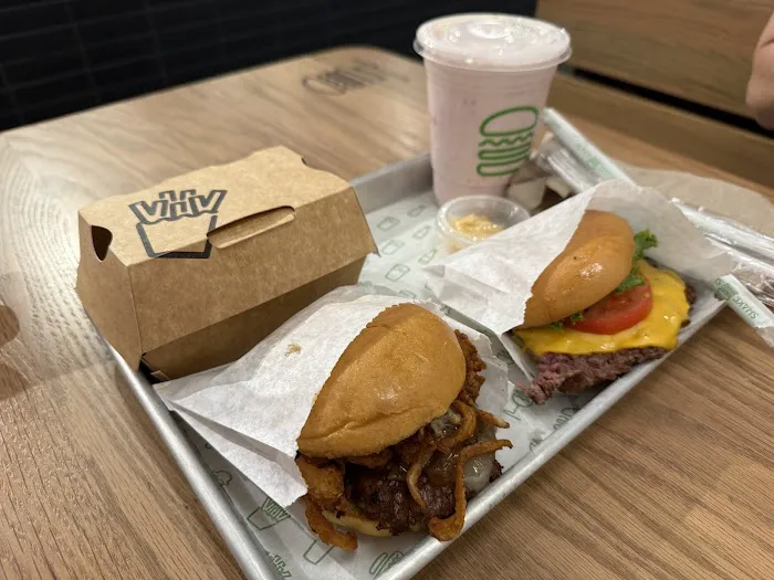 Shake Shack Avondale Picture 1