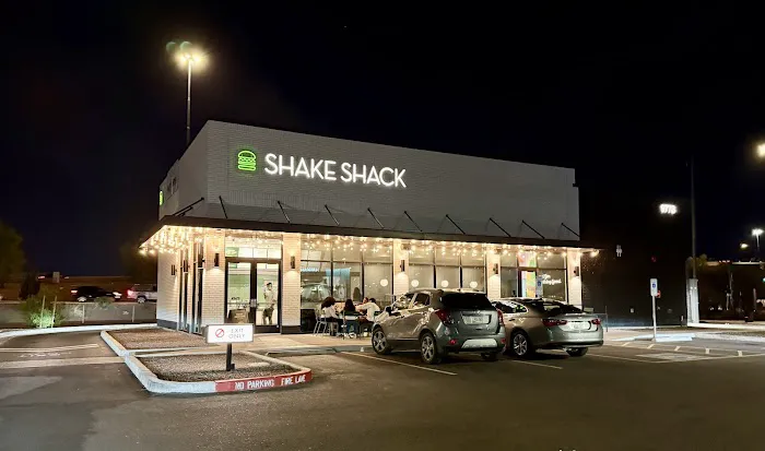 Shake Shack Avondale Picture 4