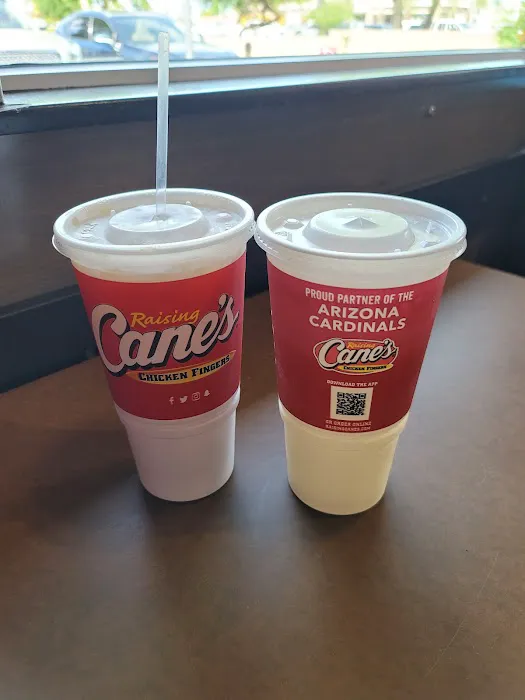 Raising Cane's Chicken Fingers Picture 6