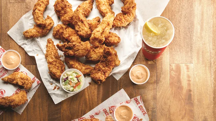 Raising Cane's Chicken Fingers Picture 3