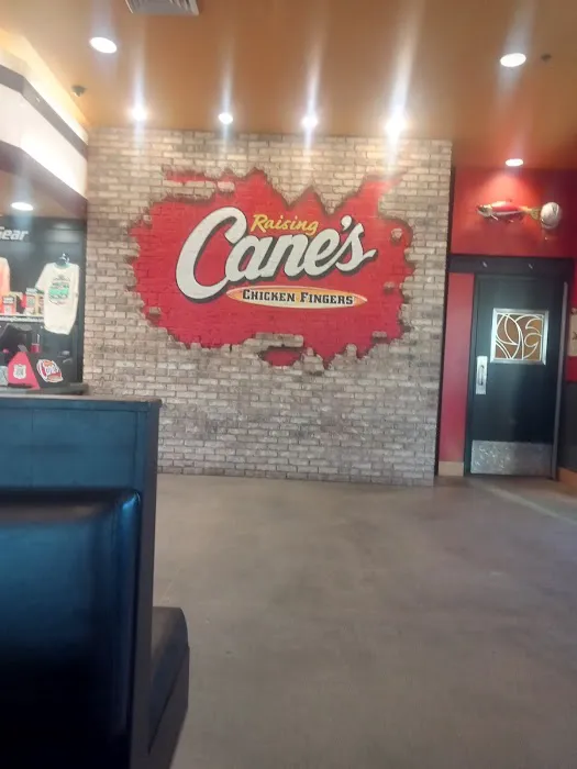 Raising Cane's Chicken Fingers Picture 8