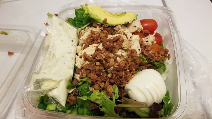 Salad and Go Picture 5