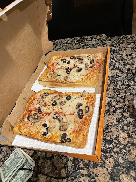 Little Caesars Pizza Picture 10