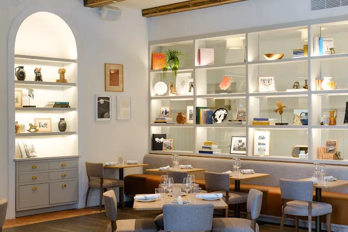 Francine Restaurant Picture 7