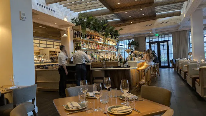 Francine Restaurant Picture 4