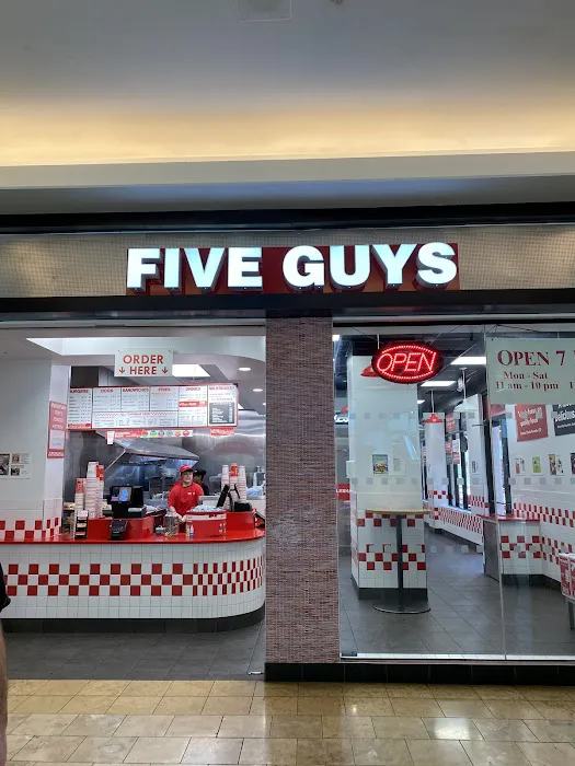 Five Guys Picture 3