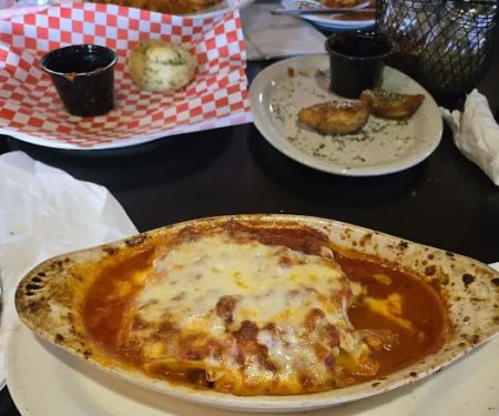 La Famiglia Pizza & Pasta