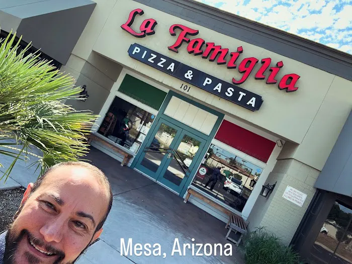 La Famiglia Pizza & Pasta Picture 8