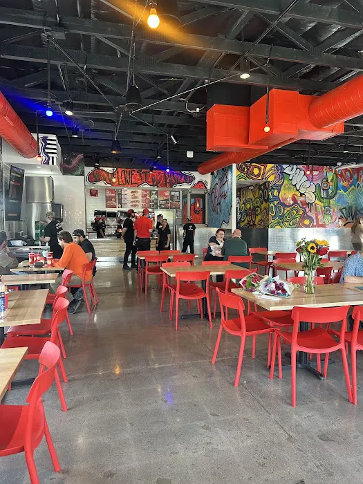 Dave's Hot Chicken Picture 2