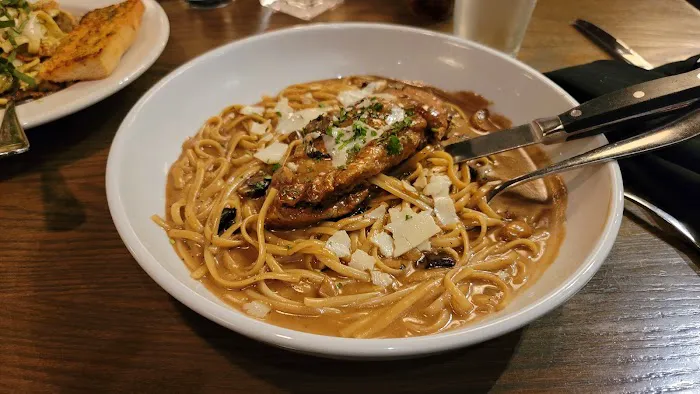 Pesto's Italian Kitchen & Wine Bar Picture 3