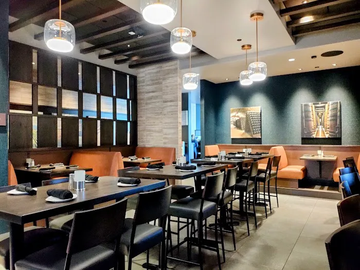 Cooper’s Hawk Winery & Restaurant Picture 4