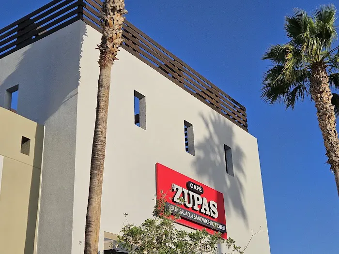 Café Zupas Picture 4