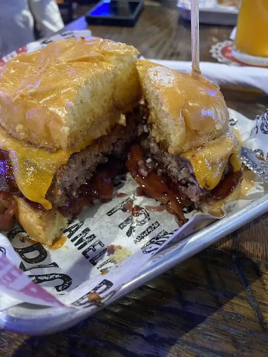 Cold Beers & Cheeseburgers Picture 5