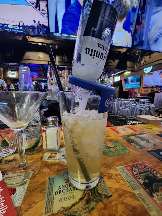 Cold Beers & Cheeseburgers Picture 10