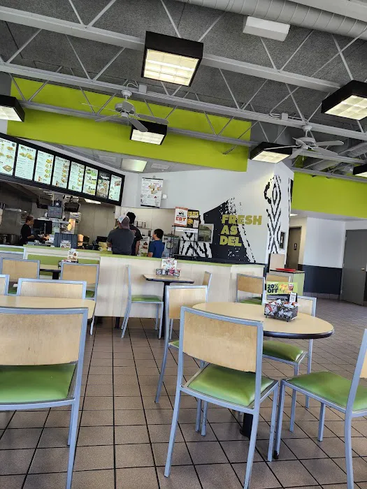 Del Taco Picture 3