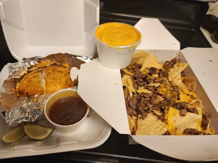 El Jefe Tacos & Sushi Picture 5