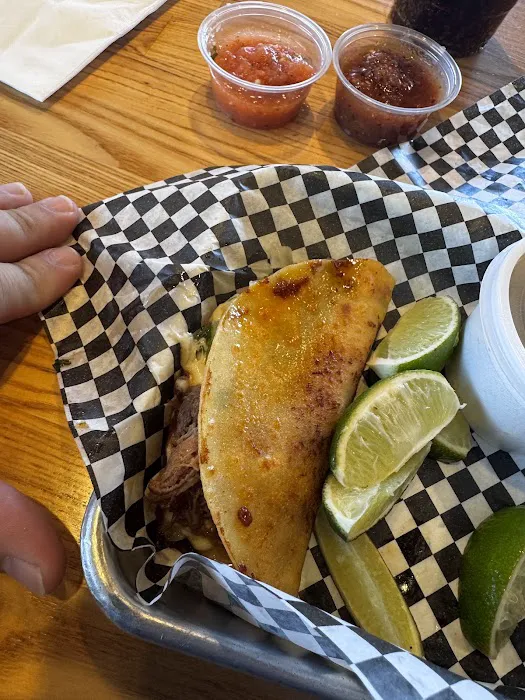 El Jefe Tacos & Sushi Picture 7