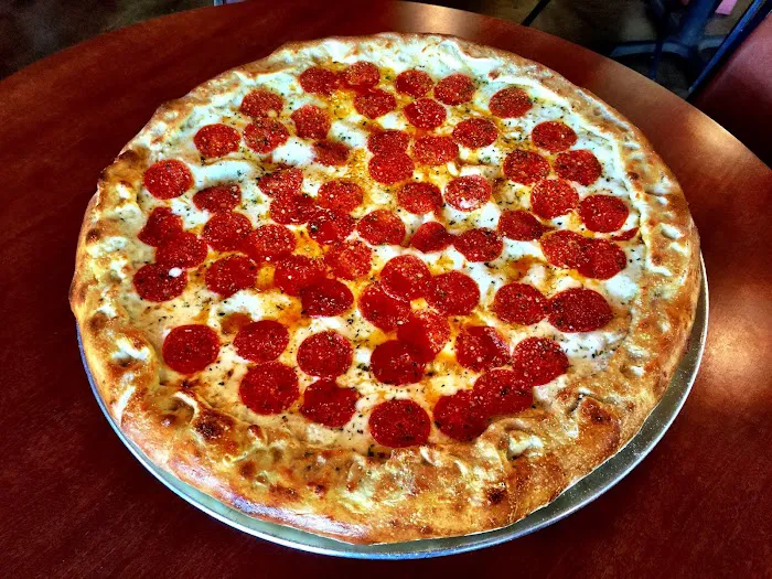 Submarino's Pizzeria Picture 7