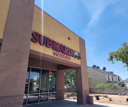 Submarino's Pizzeria