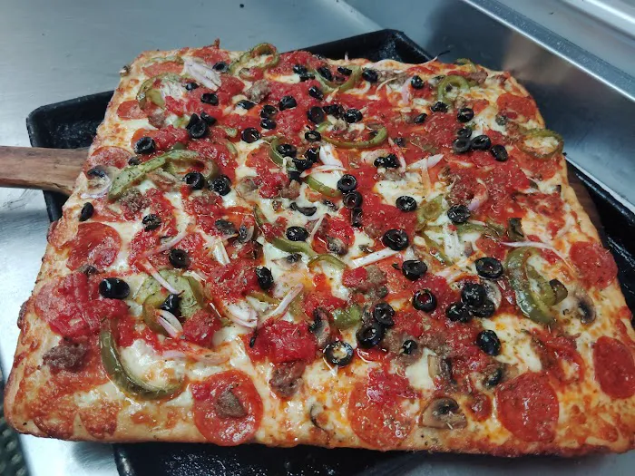 Soprano's pizzeria Picture 8