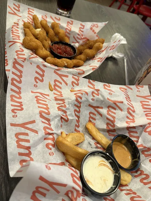 Red Robin Gourmet Burgers and Brews Picture 6