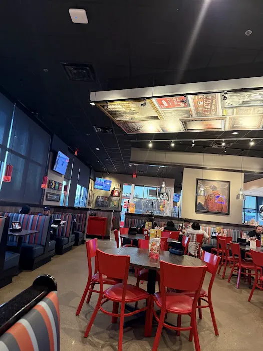 Red Robin Gourmet Burgers and Brews Picture 8