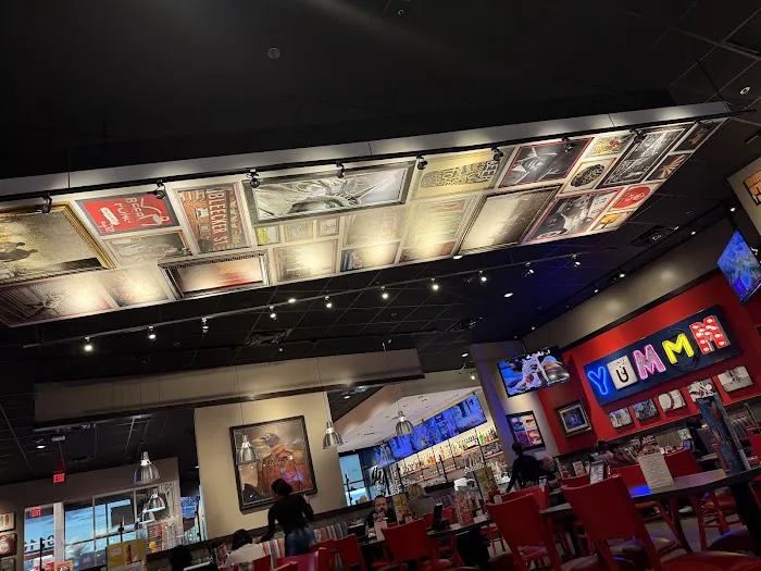 Red Robin Gourmet Burgers and Brews Picture 3