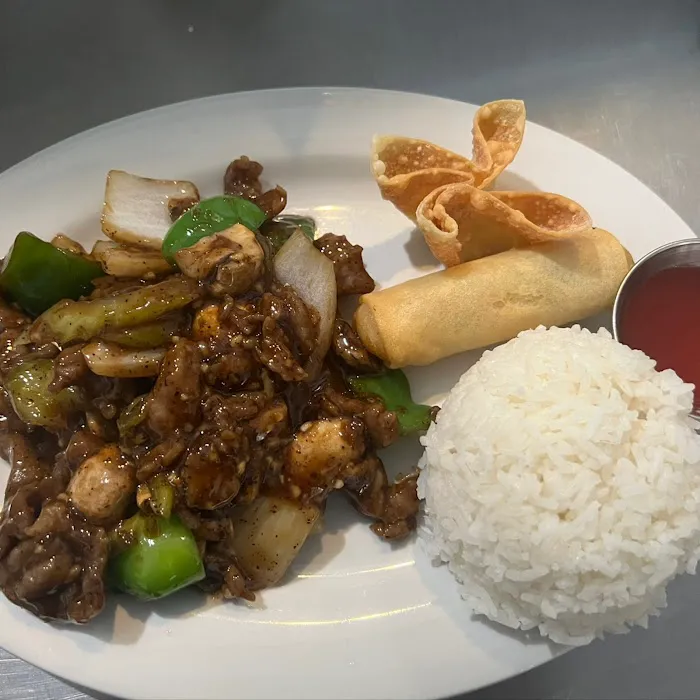 SZECHUAN CUISINE Picture 4