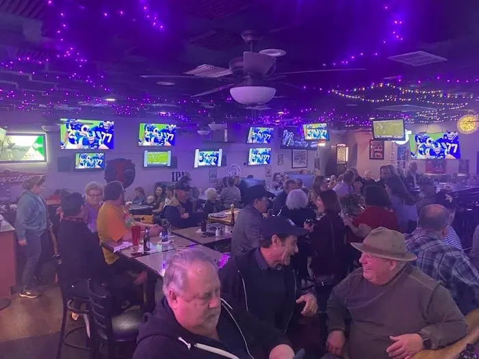 Bobby D's Restaurant & Lounge Picture 3