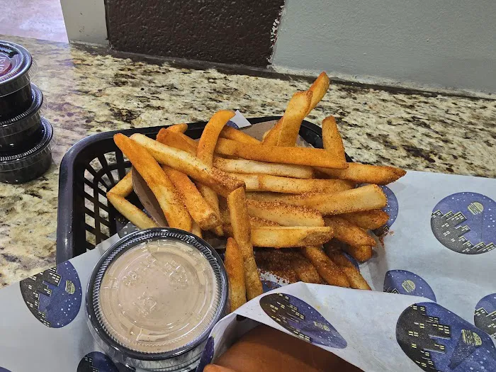 5th Street Burger & Fries Picture 6