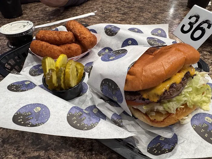 5th Street Burger & Fries Picture 9