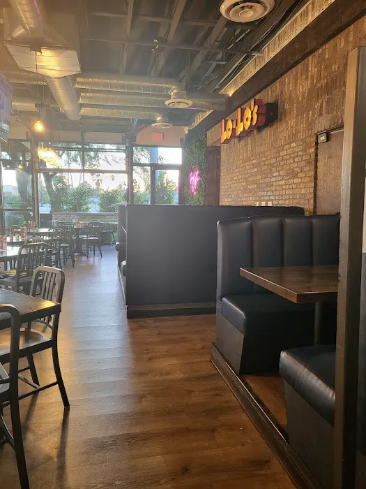 Lo-Lo's Chicken and Waffles Picture 6