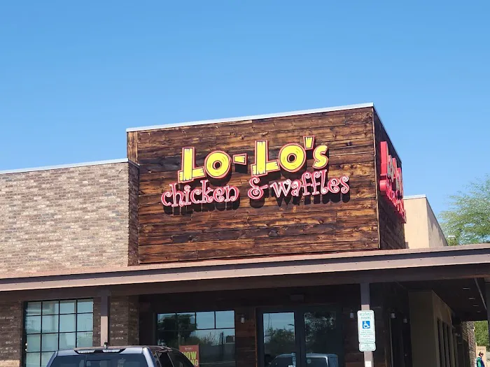 Lo-Lo's Chicken and Waffles Picture 8
