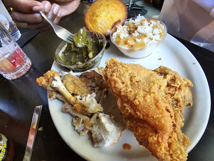 Lo-Lo's Chicken and Waffles Picture 2